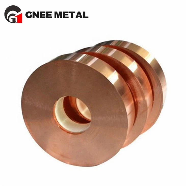 Měděný střešní pás Má přirozenou ušlechtilost